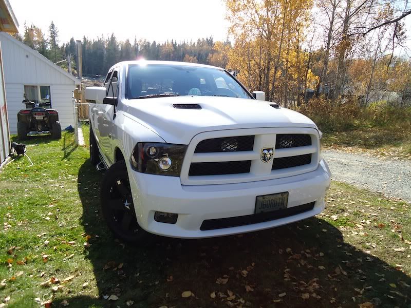 anyone have pics of lights behind grille? DODGE RAM FORUM