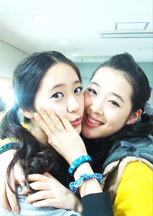 JungLi... <3! I just... Do I really have to say something about this? They are just so cute together <3!